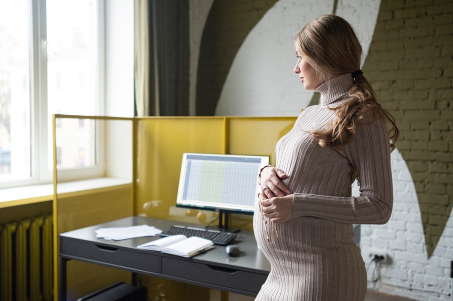 Práce během těhotenství: Jak zvládnout kariéru s bříškem