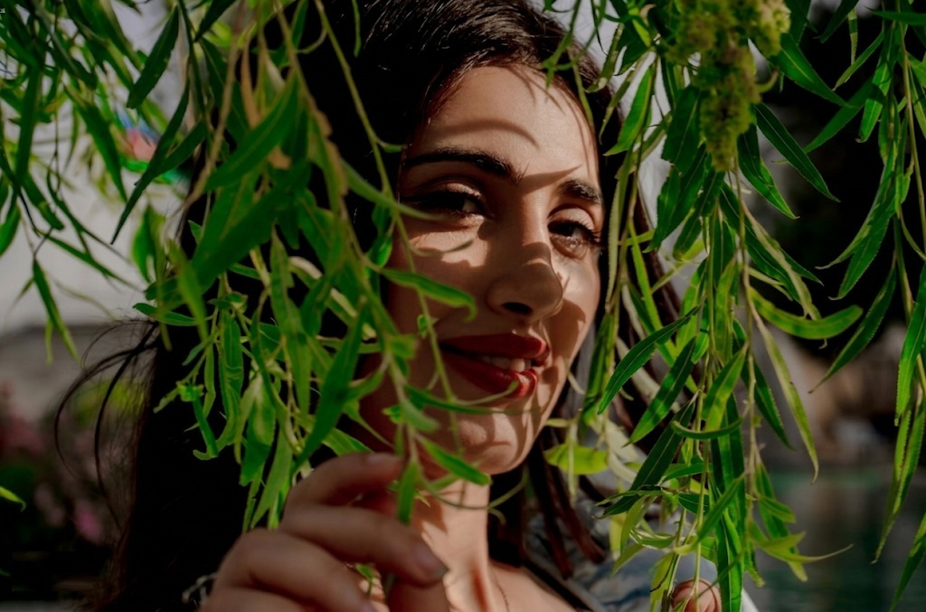 Přirozené líčení očí s přírodní kosmetikou: jak dosáhnout lehkého denního vzhledu